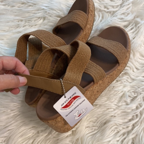 Skechers Arch-fit Women's Tan Wedge Sandals size 10 brand new - Picture 5 of 12